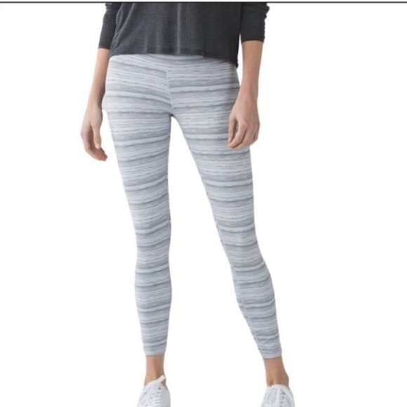 LULULEMON High Times Pant Cyber Stripe White Silver Fox sz 4 - Picture 2 of 10